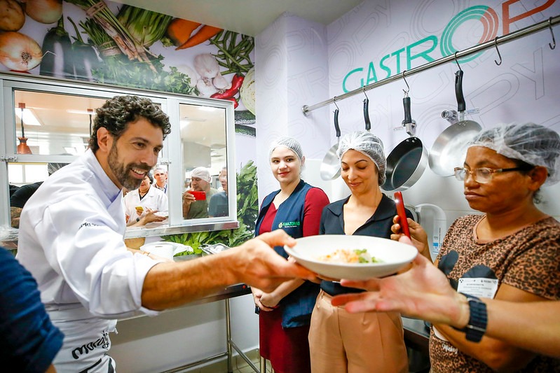 Featured image for “Projeto GastrOpy recebe chef de cozinha Rodrigo Oliveira”